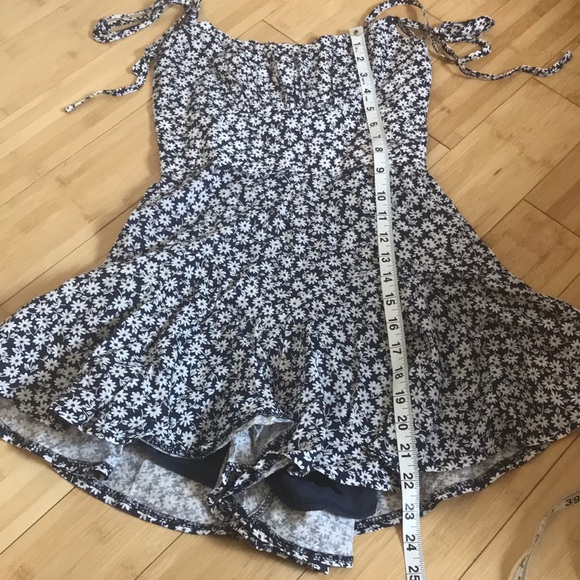 Princess Polly Thornsen Romper Blue Floral Print - Picture 5 of 11